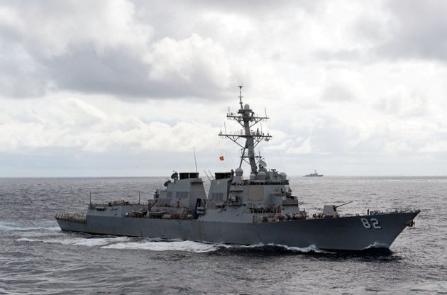 Китай призвал США "хорошо задуматься" по поводу отправки эсминца к спорным островам Спратли
