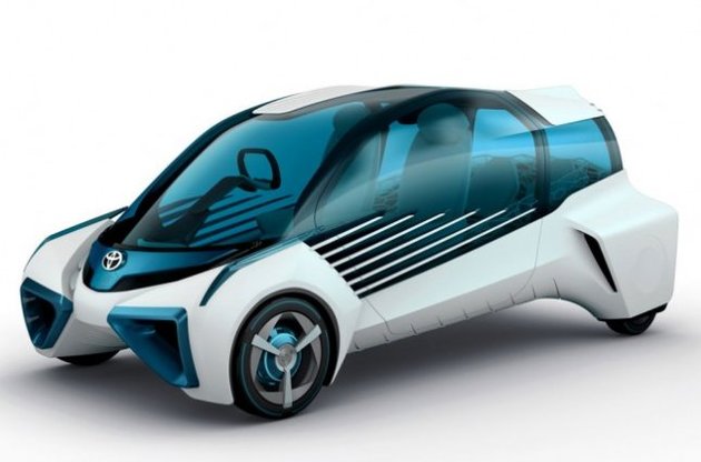 Toyota представила способный "делиться" неиспользованным электричеством автомобиль