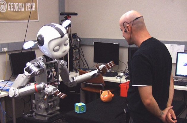 Ученые научили робота перебивать людей