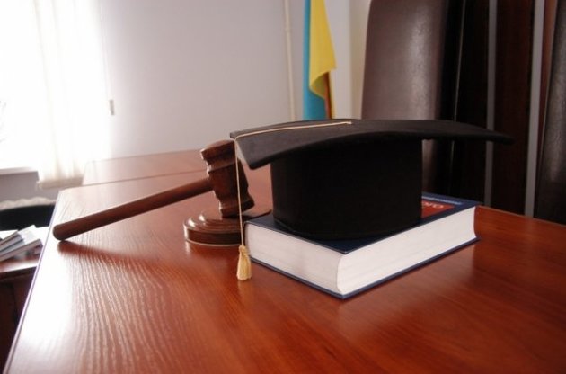ВККСУ рекомендует ВСЮ уволить почти 300 крымских судей