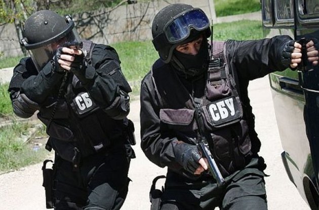 Во время штурма квартиры террориста в Киеве ранены два сотрудника СБУ
