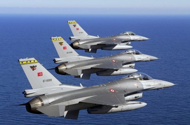 Турция нанесла авиаудары по курдам на севере Ирака