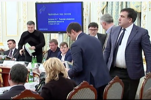 Опубликовано видео скандального инцидента между Аваковым и Саакашвили