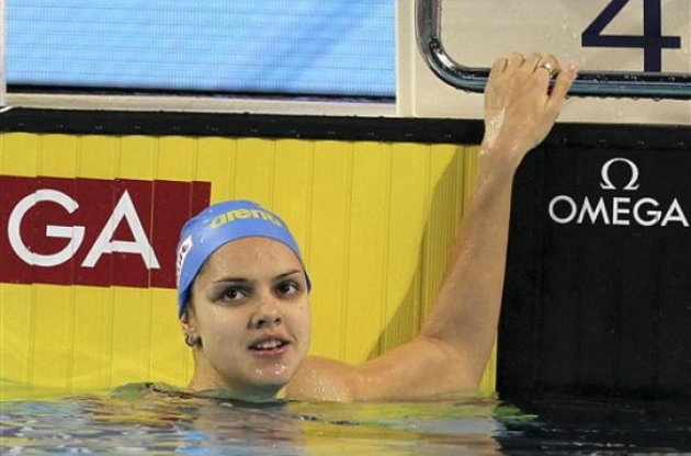 Украинская пловчиха выиграла "золото" и установила рекорд на европейском турнире