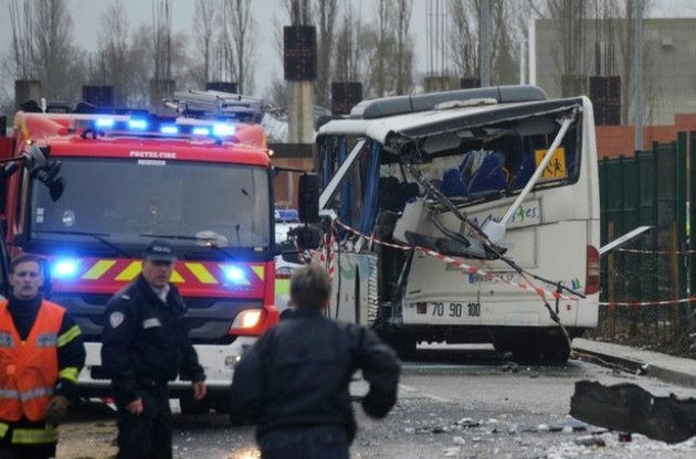 Во Франции за сутки в двух крупных ДТП погибли восемь детей
