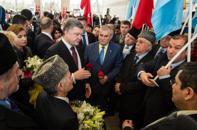 Порошенко предложил Турции признать геноцидом депортацию крымских татар в 1944 году