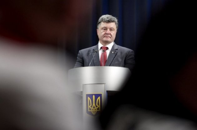 Порошенко призвал Запад пересмотреть вопрос поставки оружия Украине