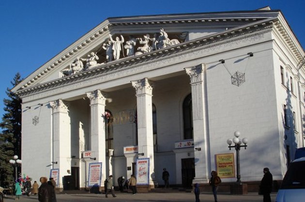 З назви театру в Маріуполі прибрали слово "російський"