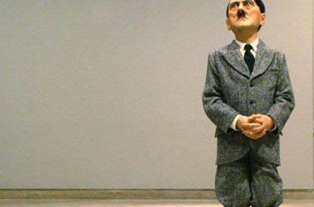 Статую "Гітлера, що розкаявся" виставили на аукціон