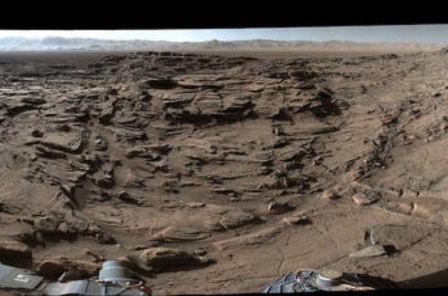 Марсоход Curiosity передал на Землю панорамное изображение миллиардов лет истории Марса