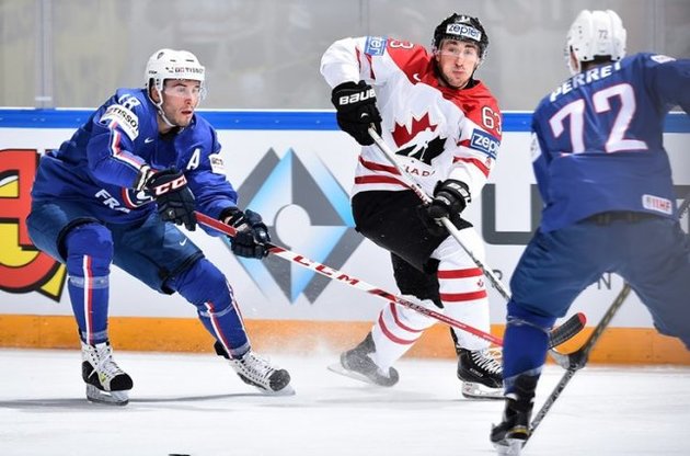 Чемпіонат світу з хокею: Росія і Канада здобули впевнені перемоги