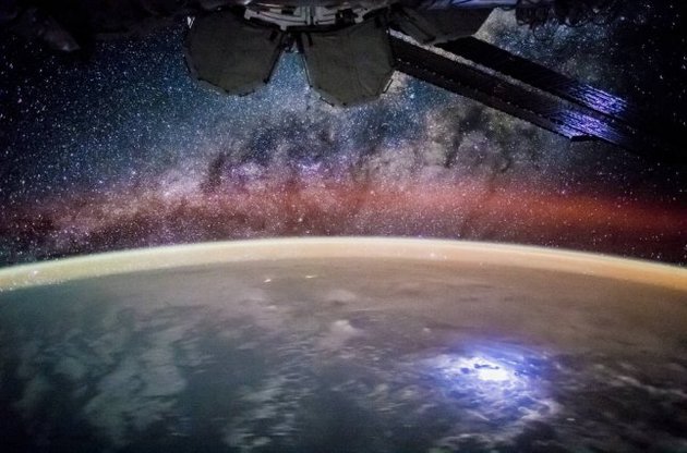 NASA опубликовало фото ночного неба с борта МКС