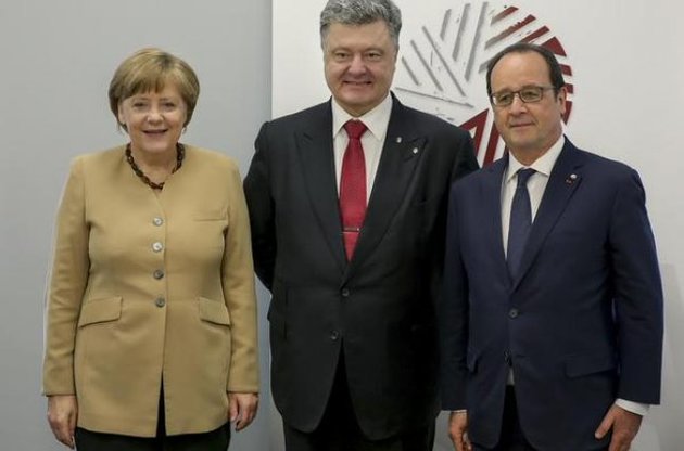 Порошенко обговорив з Меркель та Олландом Донбас і санкції проти Росії