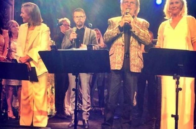 Легендарні ABBA возз'єдналися на честь 50-річчя гурту