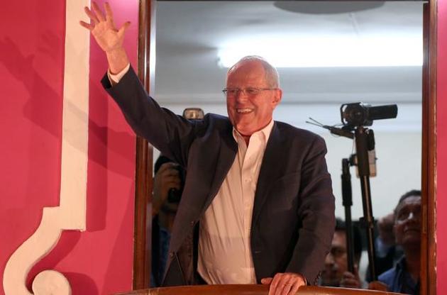 В Перу на выборах президента побеждает правоцентрист Кучински