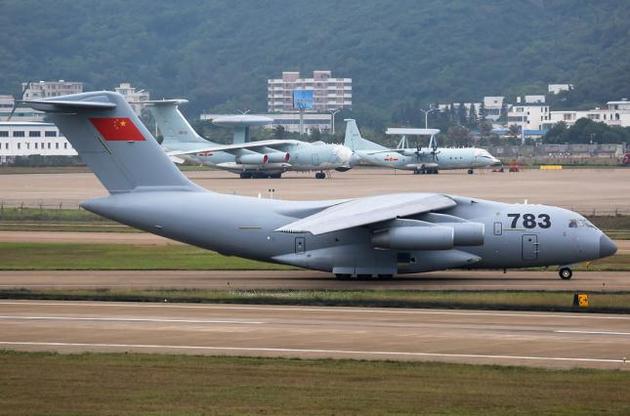 Армия Китая приняла на вооружение крупнейший в мире военно-транспортный самолет