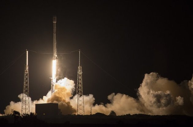 SpaceX во второй раз удалось посадить первую ступень Falcon 9 на космодром