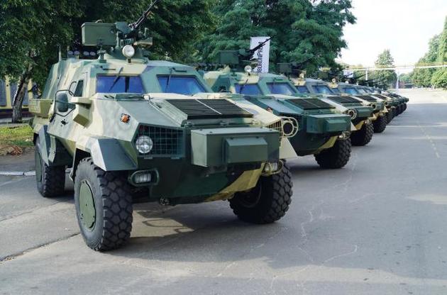 "Укроборонпром" передав військовим десять бронемашин "Дозор-Б"