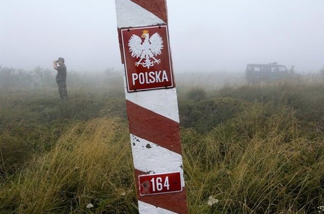 На границе с Польшей застряли более тысячи автомобилей