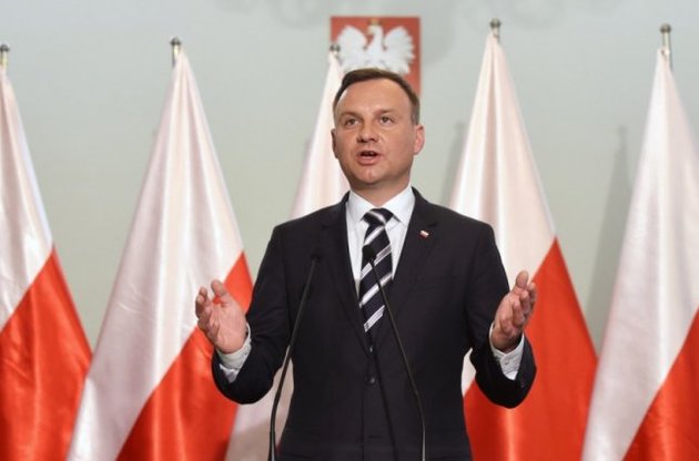 Президент Польщі підписав закон про Конституційний суд, який викликав критику ЄС