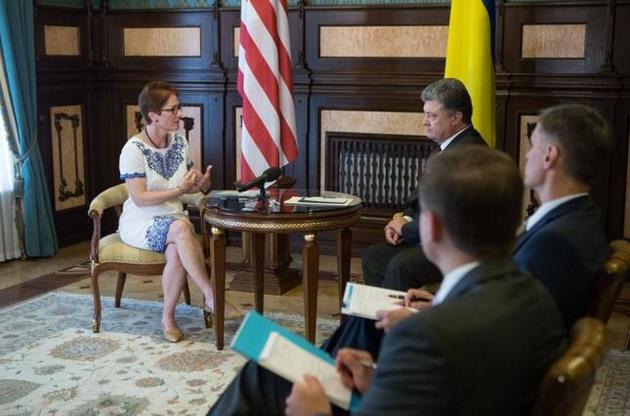 Порошенко провел первую встречу с новым послом США Йованович