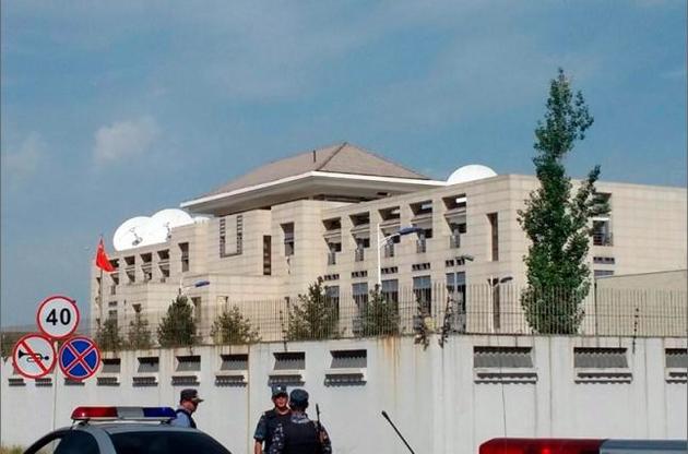 У посольстві Китаю в Киргизстані стався вибух