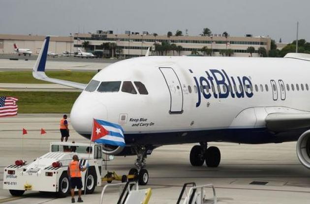 На Кубу прибыл первый за 55 лет пассажирский самолет из США