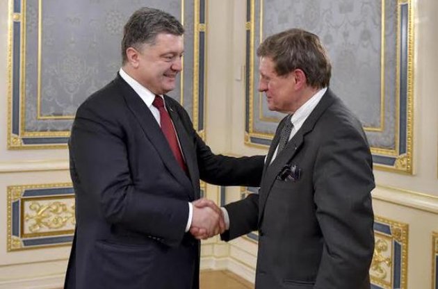 Група Бальцеровича і Міклоша передала президенту, прем'єру і Раді пакет ключових реформ