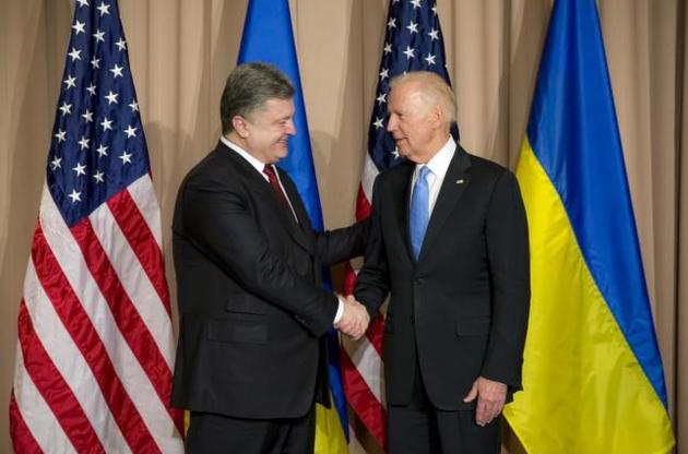Байден застеріг Порошенка: без активних реформ в Україні є загроза зняття санкцій з РФ