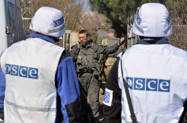 Наблюдатели ОБСЕ пожаловались на невозможность пройти к району разведения сил из-за "мин ЛНР"