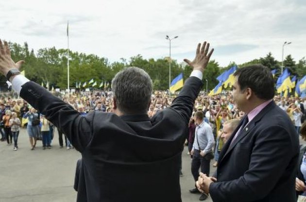 Саакашвили рассказал, как Порошенко использовал его в борьбе против Яценюка