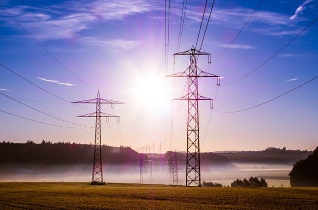 НКРЭКУ намерена снизить в 2017 году оптовую цену электроэнергии на 15%