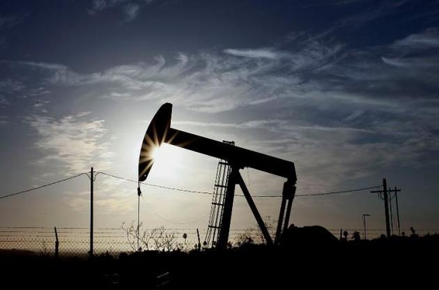 Цены на нефть падают на данных о запасах в США