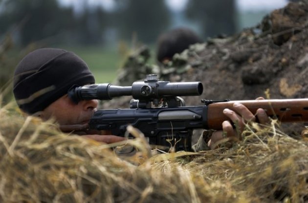 Снайперы боевиков обстреляли офицеров СЦКК