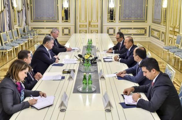 Порошенко обсудил соглашение о ЗСТ с главой МИД Турции