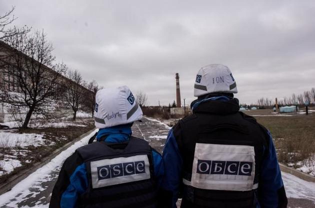 ОБСЕ зафиксировала тяжелое вооружение по обе стороны линии соприкосновения в Донбассе - Хуг