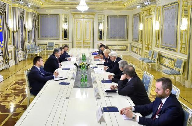 Порошенко обсудил с Джонсоном и Ващиковским безвизовый режим и санкции против РФ