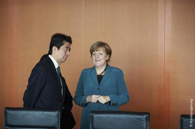 Меркель намагається зробити Японію своїм союзником проти Трампа - Bloomberg