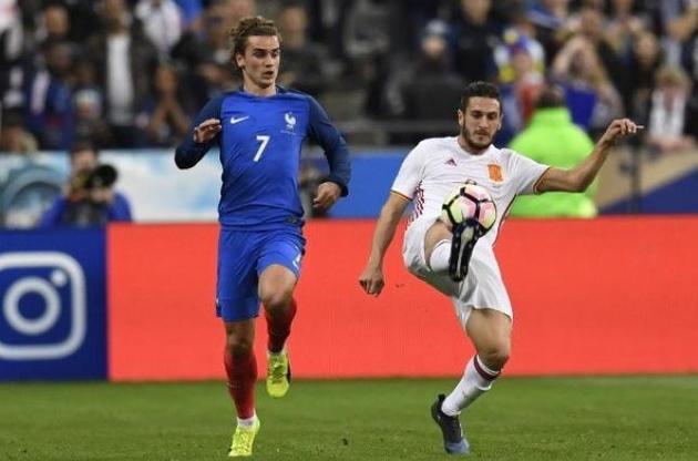Арбитр отменил гол в матче Франции и Испании после подсказки видеоассистента