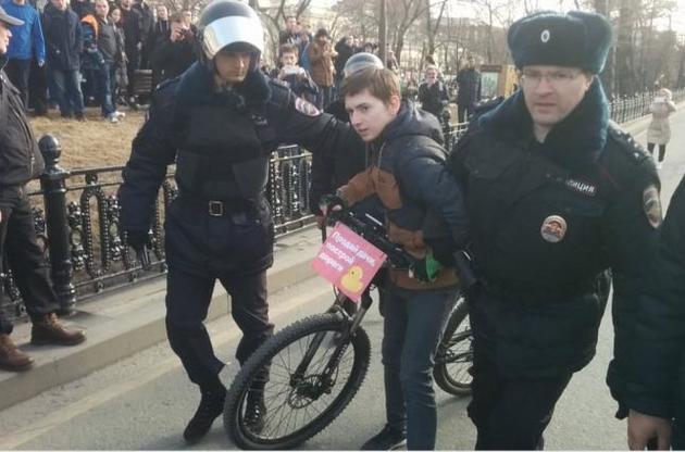 В Москве на Манежной площади задержали четырех человек