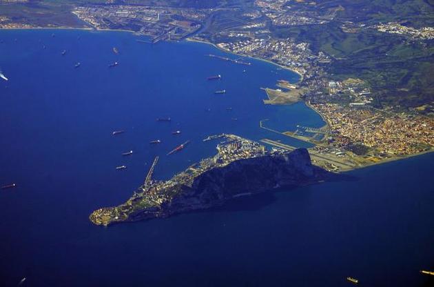 Гибралтар заявил про вторжение в свои территориальные воды военного корабля Испании