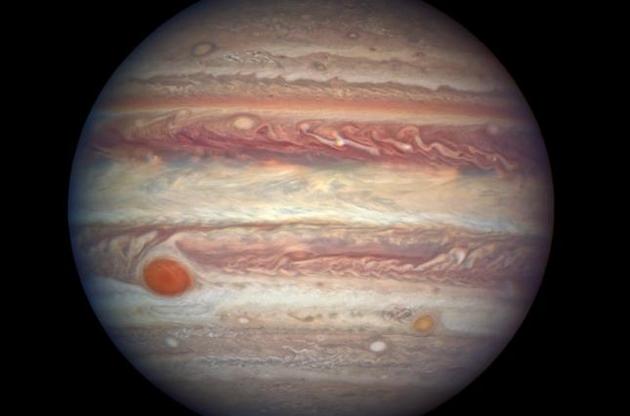 Астрономы обнаружили на Юпитере Большое холодное пятно