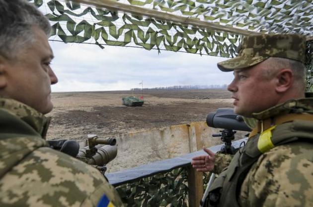 Порошенко рассказал об отводе тяжелого вооружения от линии разграничения в Донбассе