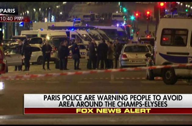 Олланд назвал терактом нападение на полицейских в Париже