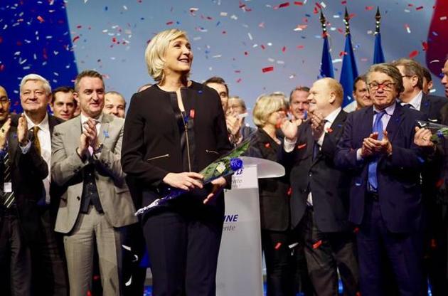 Ле Пен склала повноваження голови "Національного фронту" на час виборів