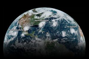 NASA опубликовало снимок четырех тропических циклонов из космоса