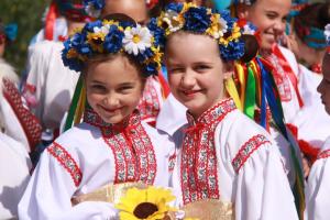 Для украинцев важнее всего в жизни счастье детей – исследование