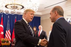 Трамп пригрозил Турции санкциями за недопустимые действия в Сирии