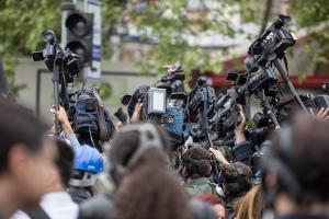 В Украине нужно регламентировать взаимодействие масс-медиа со страной-агрессором – обозреватели