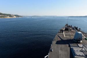 В  Черное море вошел американский ракетный эсминец USS Ross DDG 71